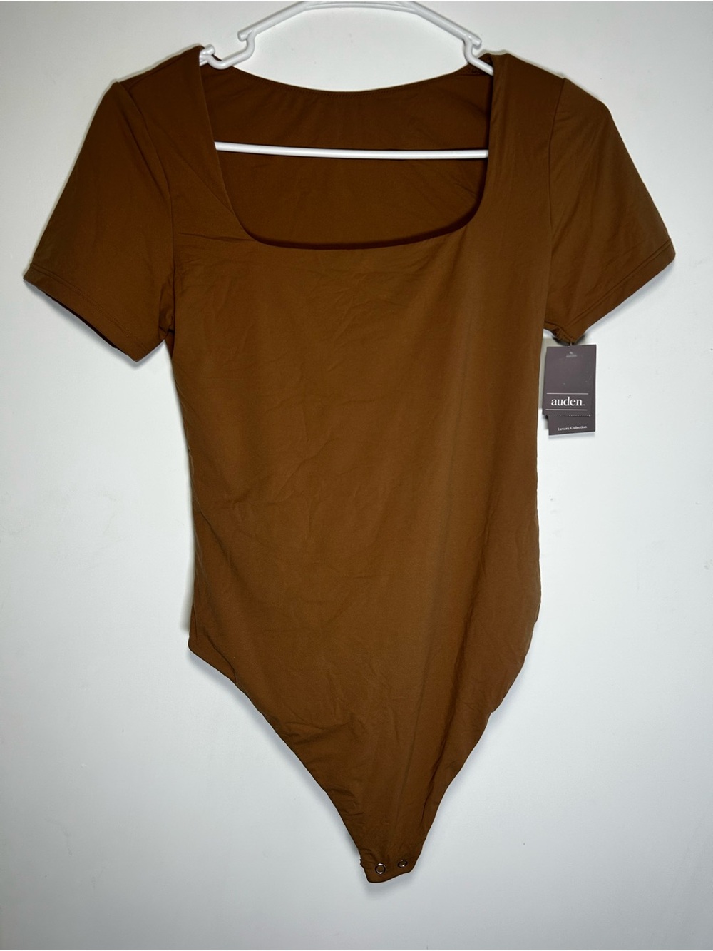 Auden Scoop Neck Short-Sleeve Bodysuit in Caramel